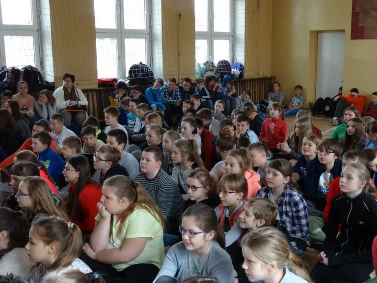 Uczniowie SP nr 1 uczcili Dzień Ziemi (zdjęcia)