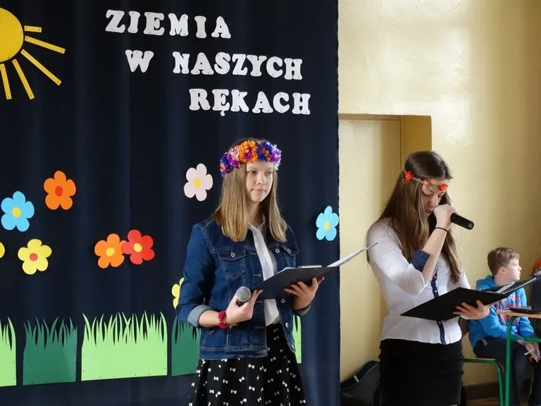 Uczniowie SP nr 1 uczcili Dzień Ziemi (zdjęcia)