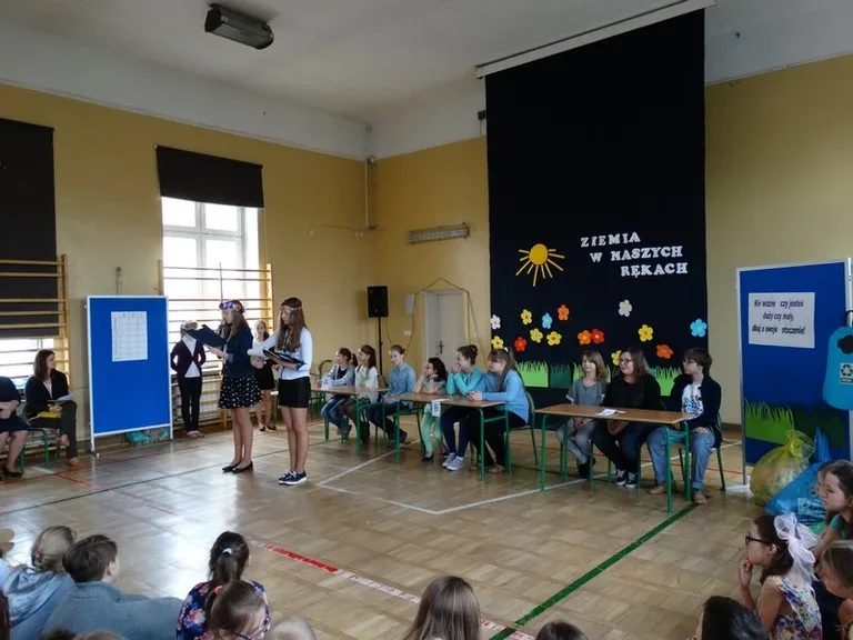 Uczniowie SP nr 1 uczcili Dzień Ziemi (zdjęcia)