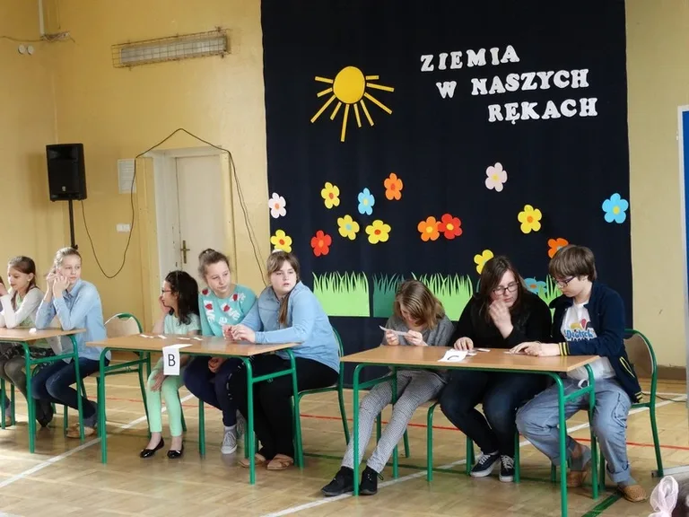 Uczniowie SP nr 1 uczcili Dzień Ziemi (zdjęcia)
