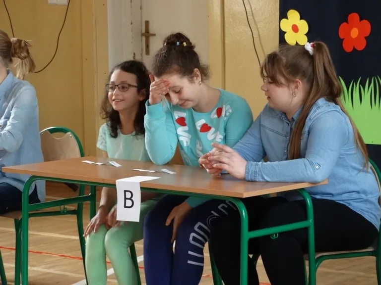 Uczniowie SP nr 1 uczcili Dzień Ziemi (zdjęcia)