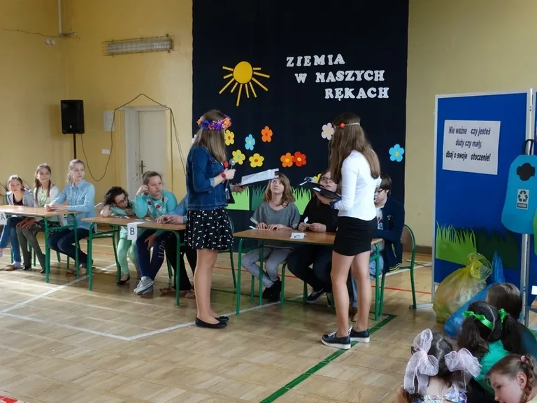 Uczniowie SP nr 1 uczcili Dzień Ziemi (zdjęcia)