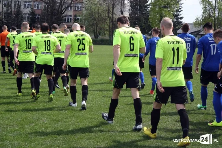 Ostrovia podzieliła się punktami z Łomiankami