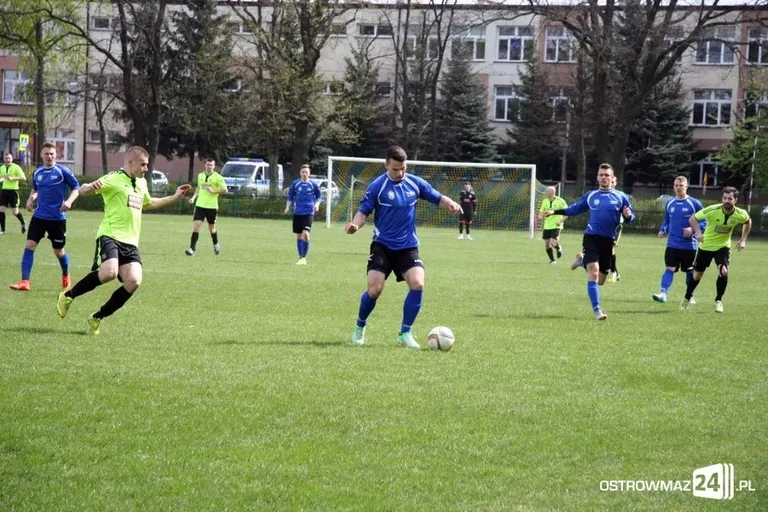 Ostrovia podzieliła się punktami z Łomiankami
