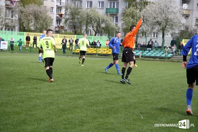 Ostrovia podzieliła się punktami z Łomiankami