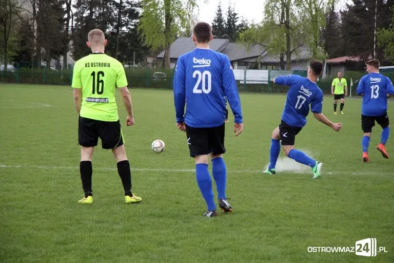 Ostrovia podzieliła się punktami z Łomiankami