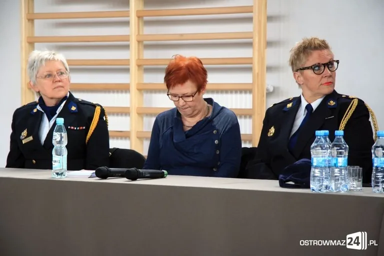 Holenderskie policjantki na spotkaniu z młodzieżą