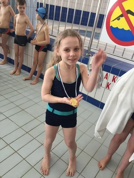 Mistrzostwa szkoły w pływaniu (zdjęcia)