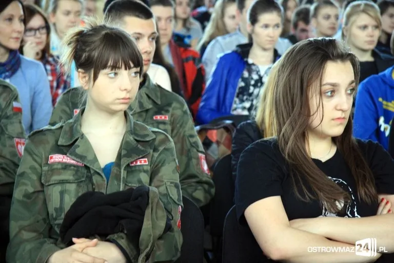 Holenderskie policjantki na spotkaniu z młodzieżą
