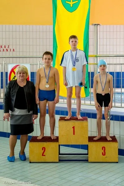 Mistrzostwa szkoły w pływaniu (zdjęcia)