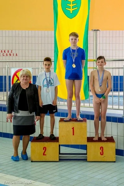 Mistrzostwa szkoły w pływaniu (zdjęcia)
