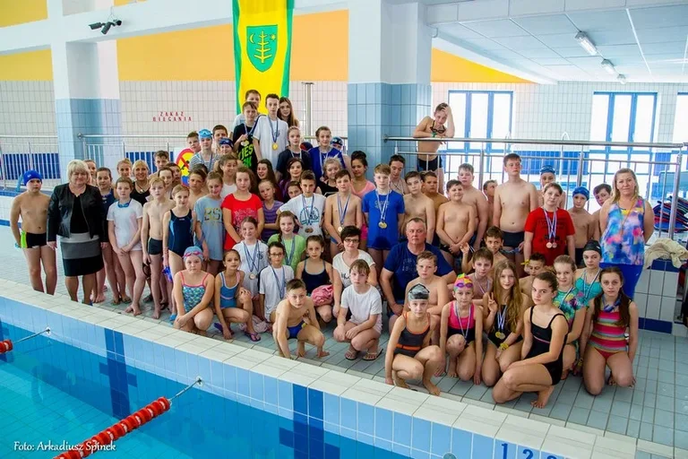 Mistrzostwa szkoły w pływaniu (zdjęcia)