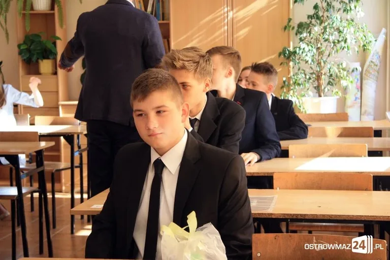 Egzamin gimnazjalny rozpoczęty (zdjęcia)
