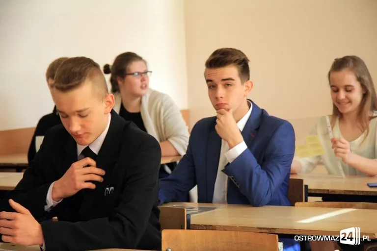 Egzamin gimnazjalny rozpoczęty (zdjęcia)