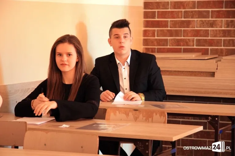 Egzamin gimnazjalny rozpoczęty (zdjęcia)