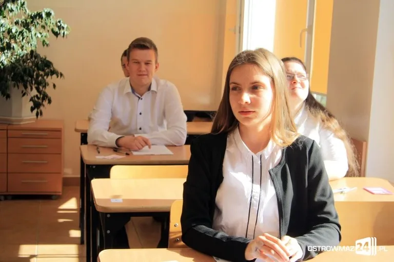 Egzamin gimnazjalny rozpoczęty (zdjęcia)