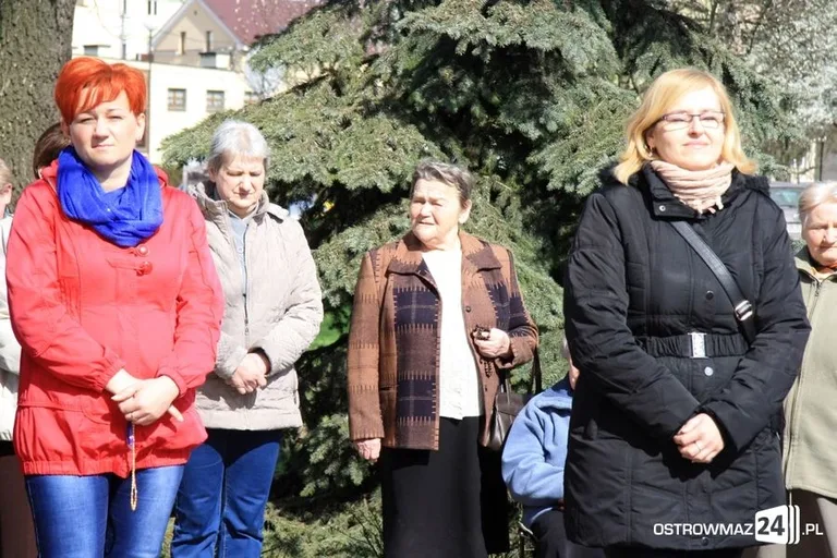 Modlili się przy ratuszu (zdjęcia)