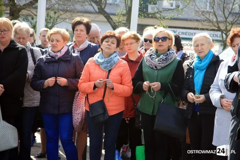Modlili się przy ratuszu (zdjęcia)