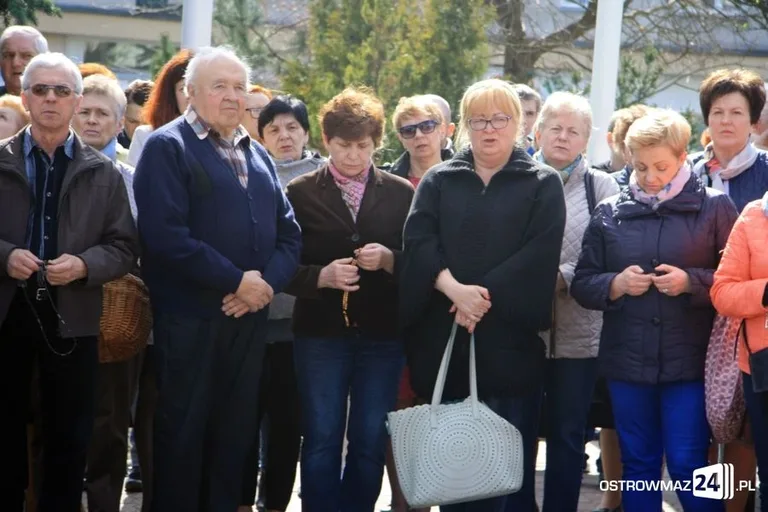 Modlili się przy ratuszu (zdjęcia)