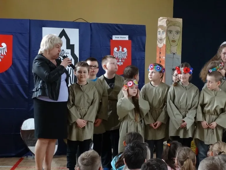 Mieszko I w murach SP nr 1 (zdjęcia)