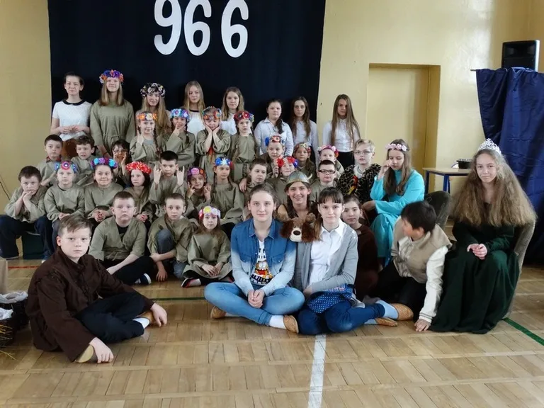 Mieszko I w murach SP nr 1 (zdjęcia)