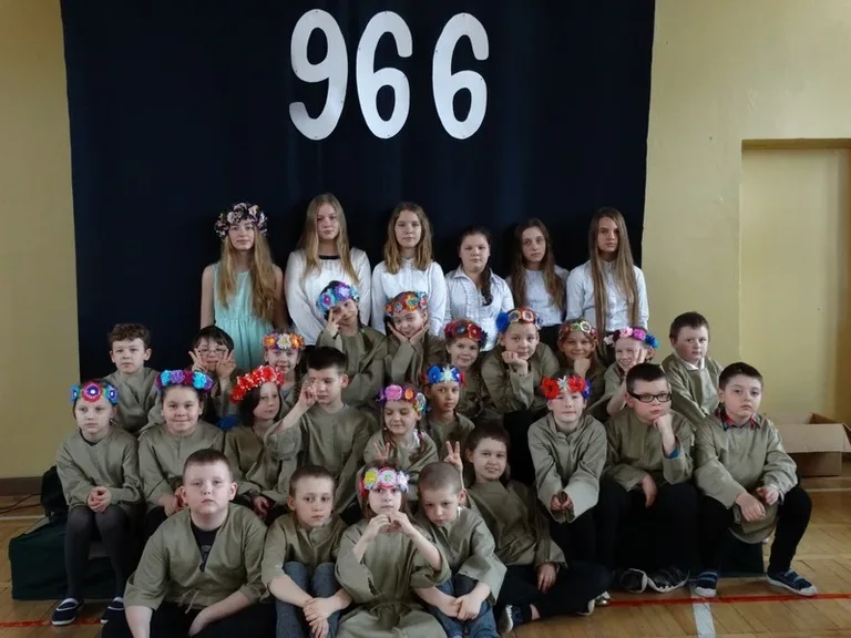 Mieszko I w murach SP nr 1 (zdjęcia)