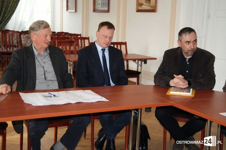 Debata w ostrowskim ratuszu (zdjęcia)