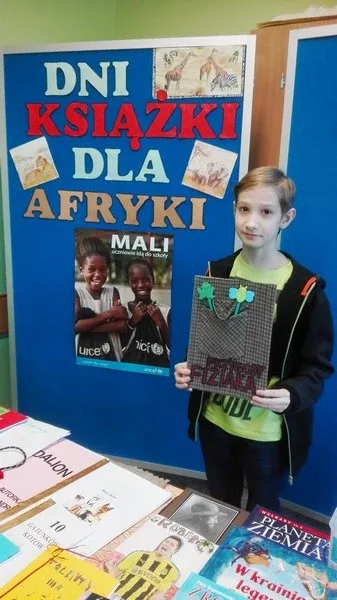 Książki dla Afryki (zdjęcia)