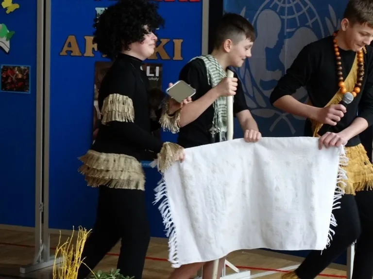 Książki dla Afryki (zdjęcia)