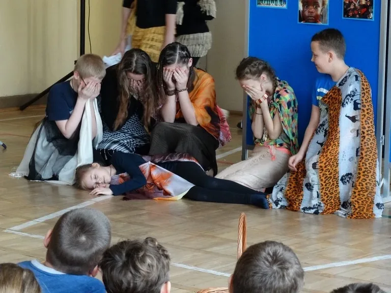 Książki dla Afryki (zdjęcia)