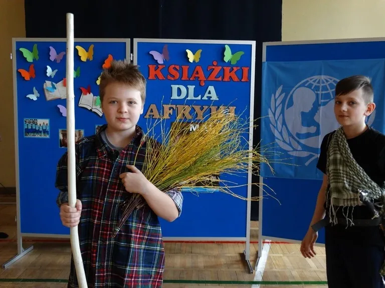 Książki dla Afryki (zdjęcia)