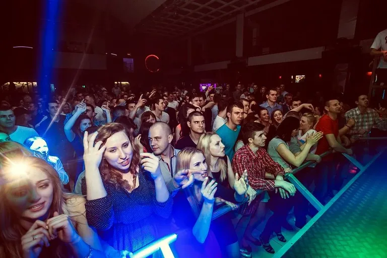 Piękni i Młodzi w klubie Capitol (zdjęcia)