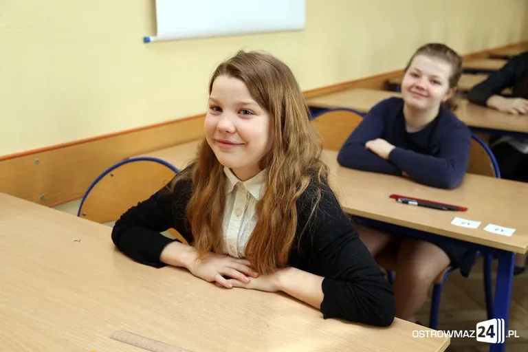 Szóstoklasiści piszą egzamin (zdjęcia)