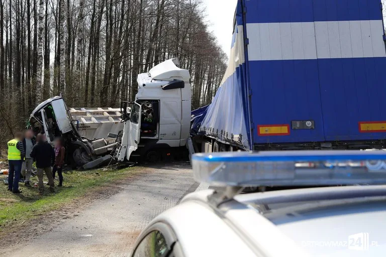 Wypadek na dk nr 8. Trzy osoby ranne (zdjęcia, aktualizacja)