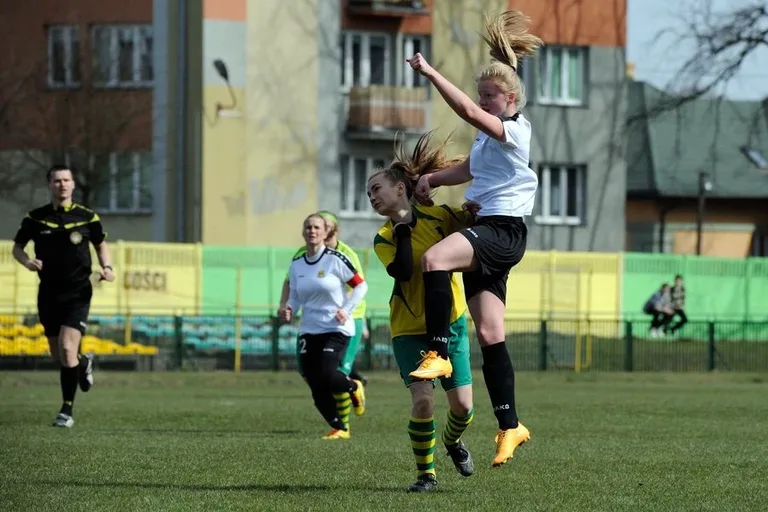 Dobry start ostrowianek (zdjęcia, tabela, wyniki)