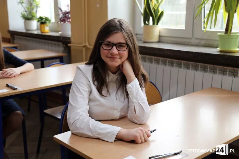 Szóstoklasiści piszą egzamin (zdjęcia)