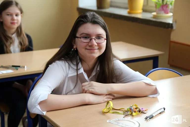 Szóstoklasiści piszą egzamin (zdjęcia)