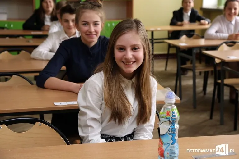 Szóstoklasiści piszą egzamin (zdjęcia)
