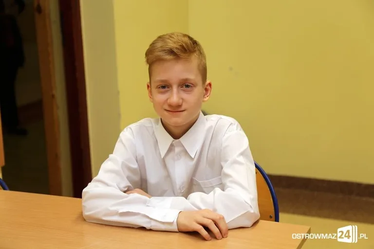 Szóstoklasiści piszą egzamin (zdjęcia)
