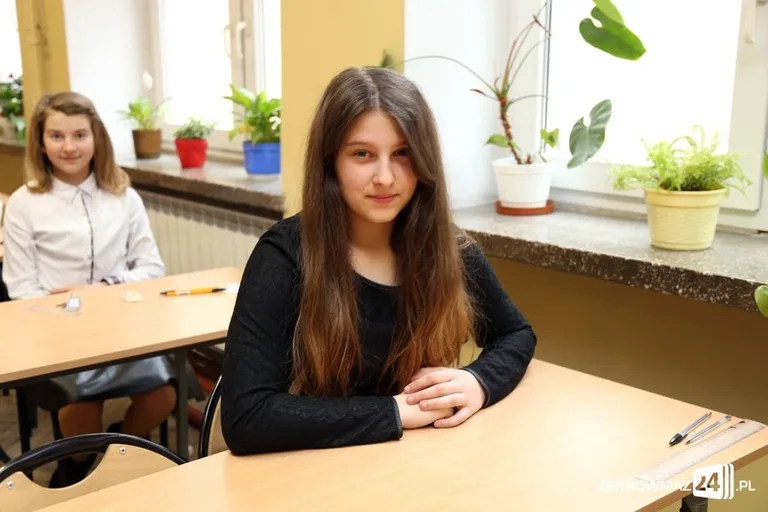 Szóstoklasiści piszą egzamin (zdjęcia)