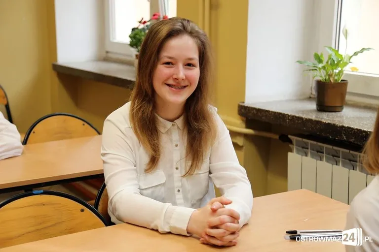 Szóstoklasiści piszą egzamin (zdjęcia)