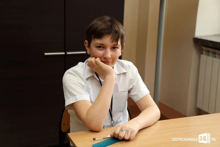 Szóstoklasiści piszą egzamin (zdjęcia)