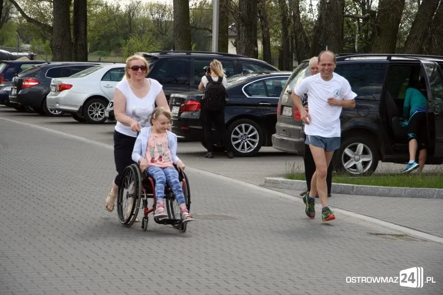 Biegnąć uczcili święto narodowe (zdjęcia)