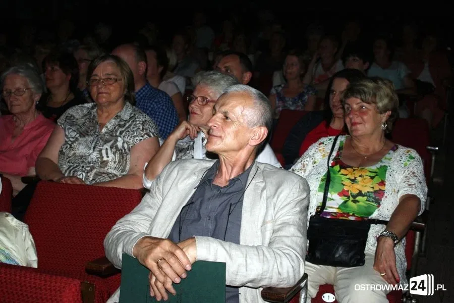 Dzień Matki w klimacie operetkowym (zdjęcia, wideo)
