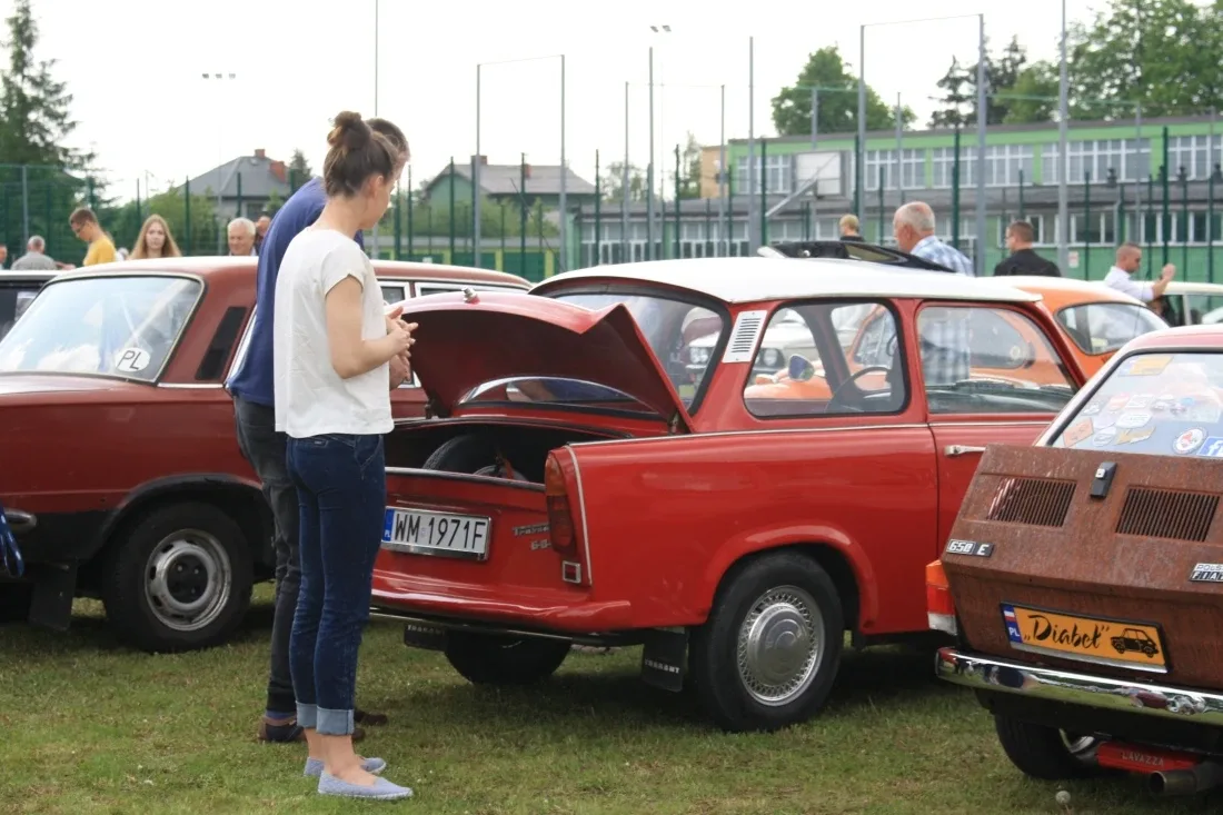 IV Zlot Samochodów Klasycznych i Zabytkowych (zdjęcia)