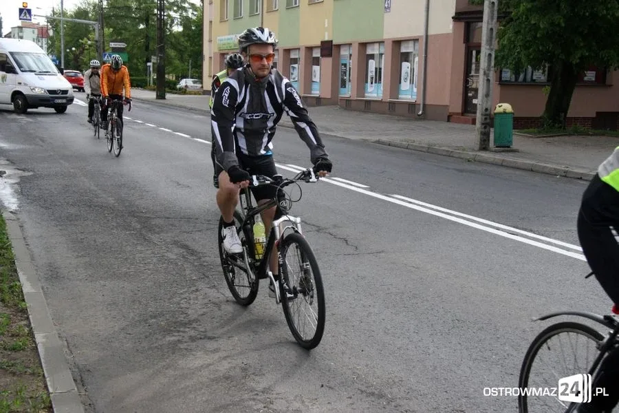 Rajd dookoła powiatu ostrowskiego (zdjęcia)