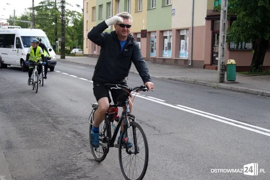 Rajd dookoła powiatu ostrowskiego (zdjęcia)