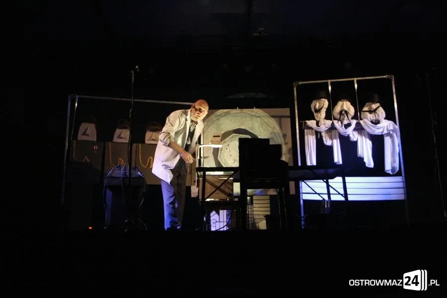 Widowisko teatralne "Dla mnie bomba" (zdjęcia, wideo)