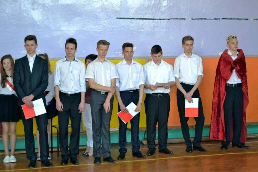Uczniowie ZSP nr 3 uczcili konstytucję (zdjęcia)