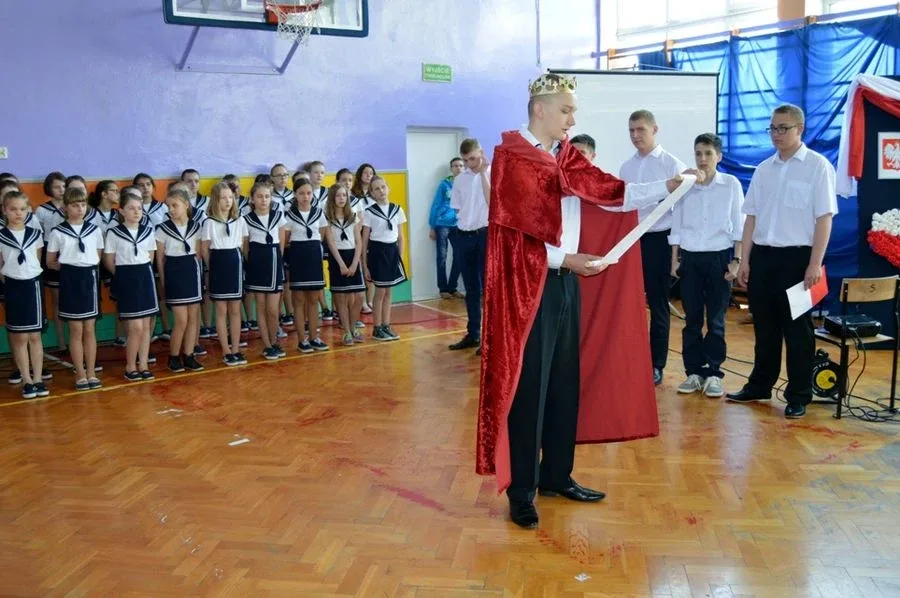 Uczniowie ZSP nr 3 uczcili konstytucję (zdjęcia)